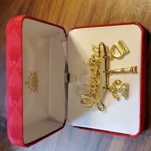 Vintage gold colored "Grandma" brooch